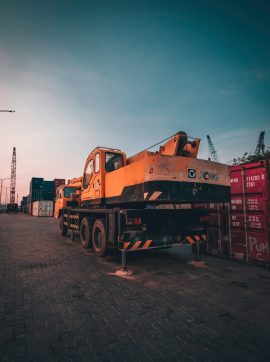 pexels-adhitya-andanu-1539097-819×1024 have-and-end-to-end-supply-chain-visibility